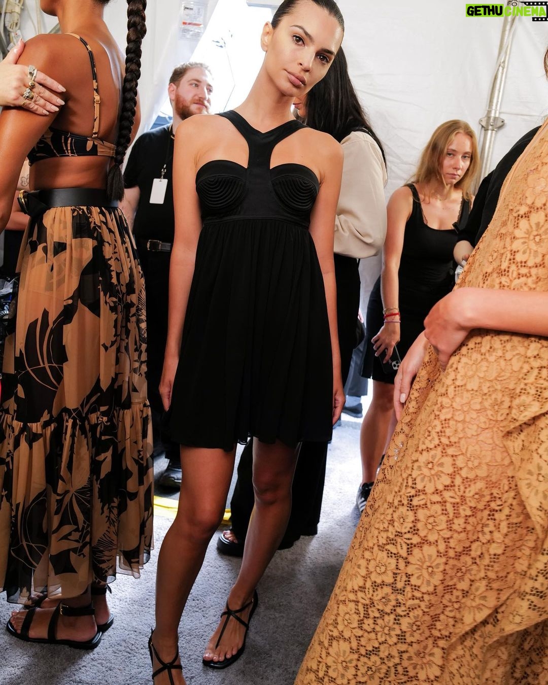 Emily Ratajkowski Instagram - @michaelkors mornings! thank you to the team for a beautiful show