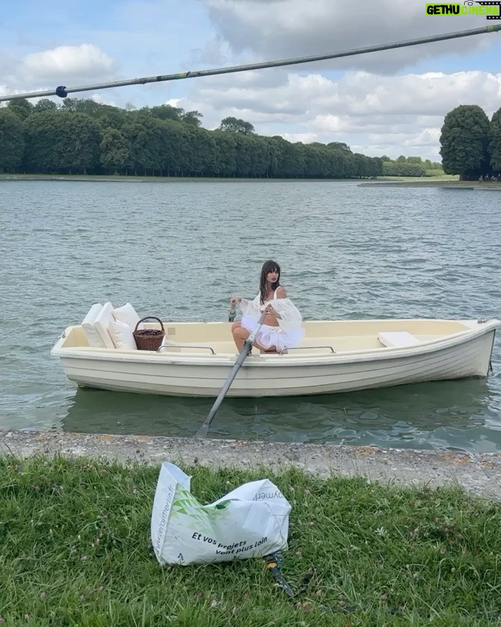 Emily Ratajkowski Instagram - lost in versailles Versailles Palace Paris