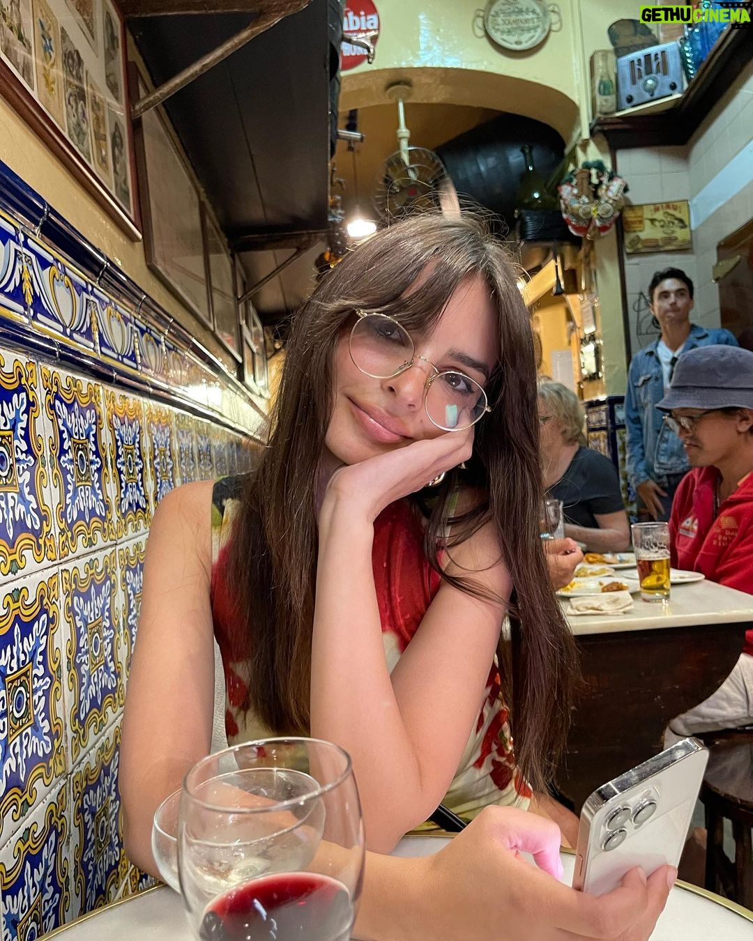 Emily Ratajkowski Instagram - 🇪🇸❣️ Barcelona, Spain