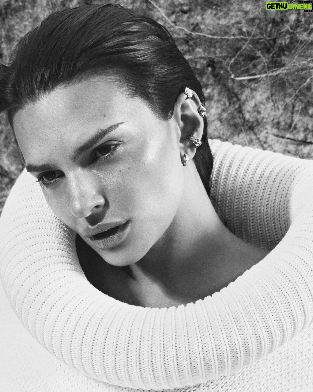 Emily Ratajkowski Instagram - @drepubblicait cover + story by @thuethuethuethuethuethue thank you @efarneti @piergiorgio @kjeldgaard1