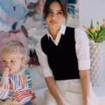 Emily Ratajkowski Instagram - Sly and Mama at home for @cultured_mag Thank you for this beautiful story and cover. I’ll treasure these photos forever @GregoryHalpern and @ahndraya_parlato. Read the conversation with my Dad about family, art and parenting online now.