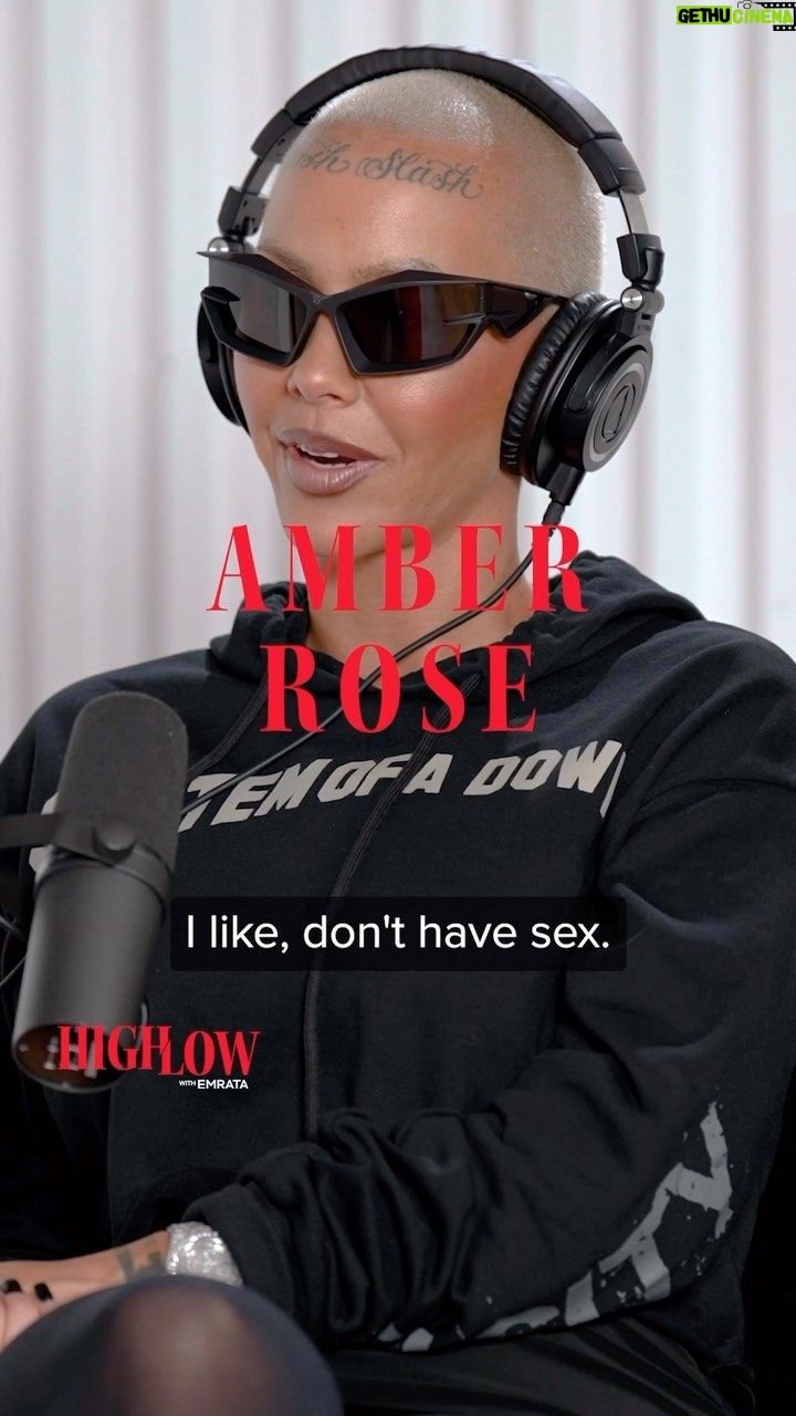 Emily Ratajkowski Instagram - The absolute queen @amberrose is on High Low w/ Emrata today. She talks about being a mother and a self proclaimed “slut”, how she is raising her boys to respect women and where she is now when it comes to relationships and men. Listen now!