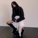 Emily Ratajkowski Instagram - I 🫶 @hommegirls