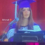 Emily Ratajkowski Instagram - CONGRATULATIONS CLASS OF ‘23! 🎓 what an honor! thank you so much to President Raab and Hunter College for having me today. 💜
