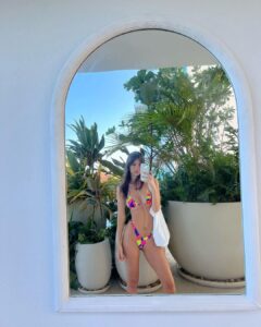 Emily Ratajkowski Instagram - 🌴👙🌅 🧜‍♀️