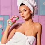 Emily Ratajkowski Instagram - ENERGIZING @emrata ✨ with @alaninutrition NEW CHERRY TWIST🍒
