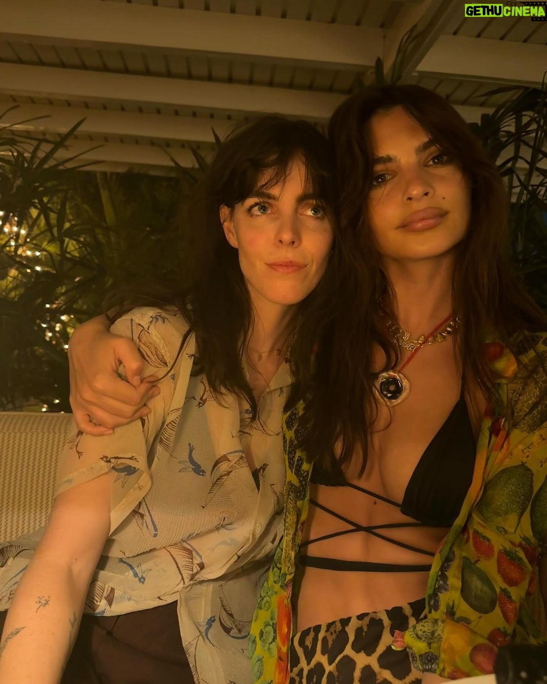 Emily Ratajkowski Instagram - accessories got very interesting on this trip