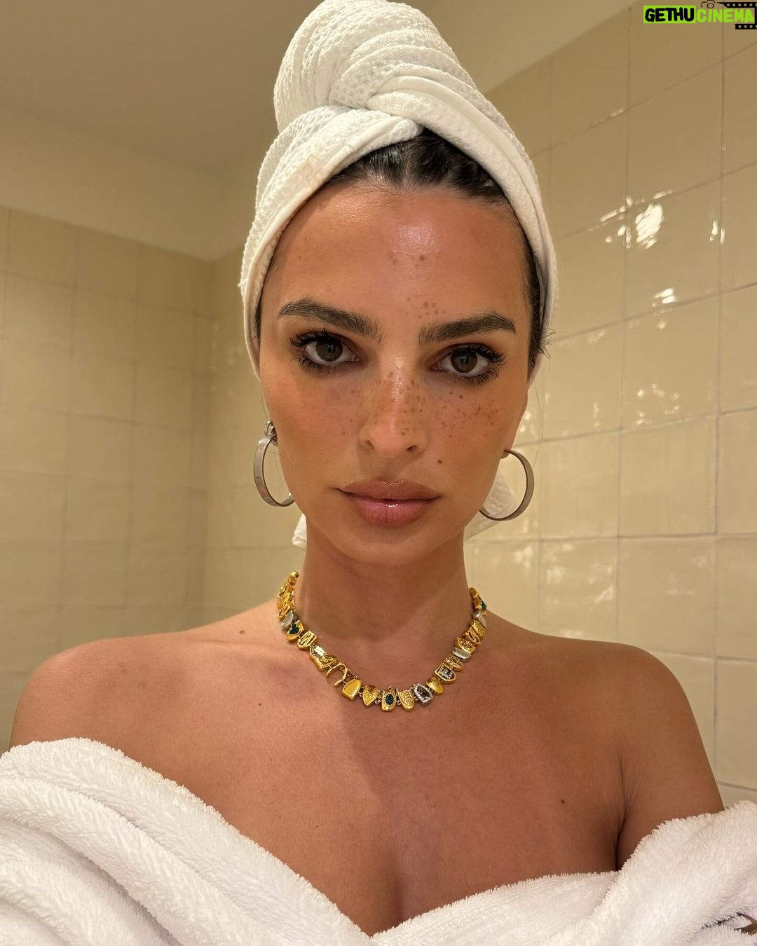 Emily Ratajkowski Instagram - accessories got very interesting on this trip