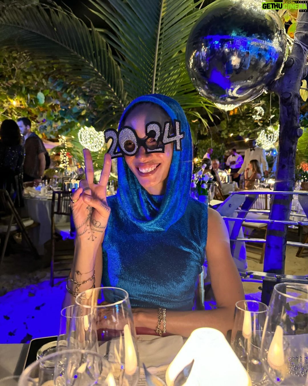 Emily Ratajkowski Instagram - and the 2023 season is complete
