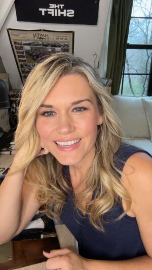 Emily Rose Instagram - December 1 Streamily live stream signing. Thank you so much for everybody that popped on. Let me know if I should do another one this month or wait until the new year!