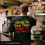 Eminem Instagram – #Repost @momsspaghettidetroit
・・・
In addition to leftovers from the vault – we got a FRESH drop of #MomsSpaghetti merch – launches today at #TheTrailer