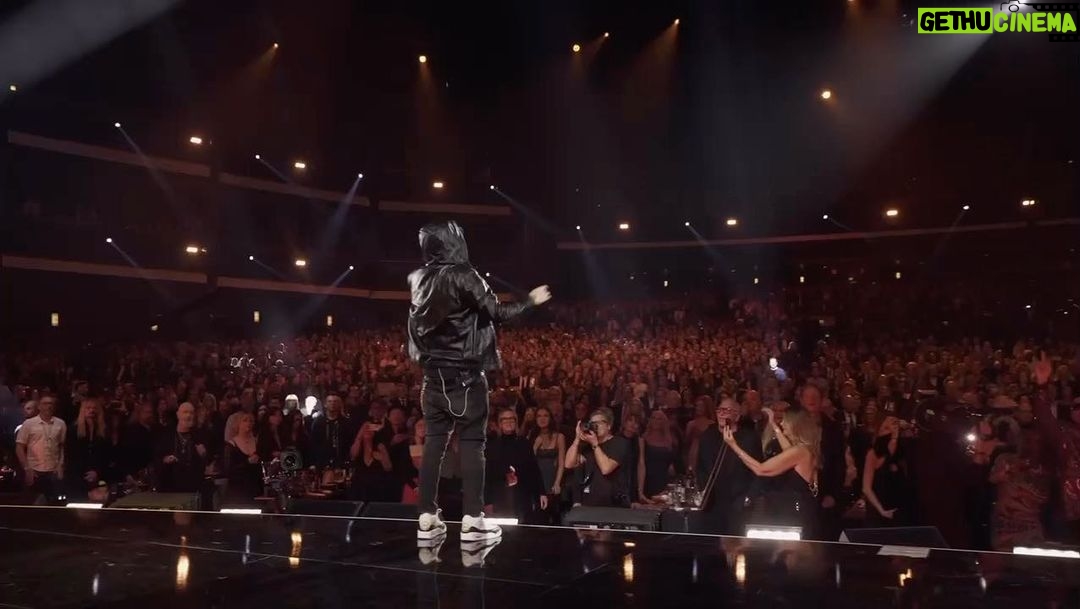 Eminem - 1.6 Million Likes - 📺Tune in @Rockhall 8pm ET on @HBO 🙏🙏🙏 @drdre @iamstevent @teddysphotos