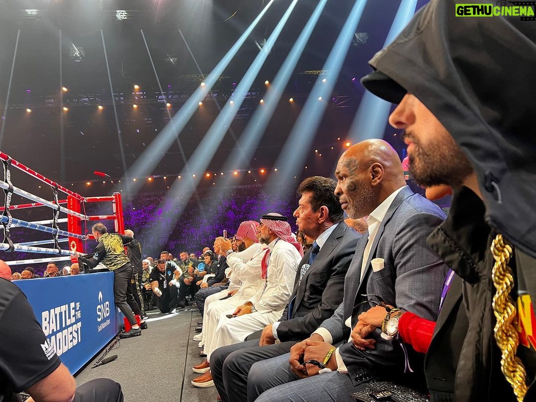 Eminem - 1.8 Million Likes - …just watching the fight with some friends!!!! #RiyadhSeason #BattleOfTheBaddest #SaudiArabia