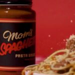 Eminem Instagram - 🍝 🫙 @momsspaghettidetroit sauce shipping from the D to your house now! Link in bio