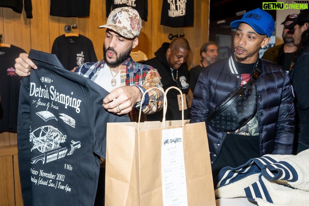 Eminem - 1.1 Million Likes - Day 1 in the books.. thx 4 comin out NYC 🙏🙏🙏 #8Mile20 @MomsSpaghettiDetroit open all weekend at @shopify NY 131 Greene Street. RSVP’s recommended / walk ups welcome. Link in bio for info.