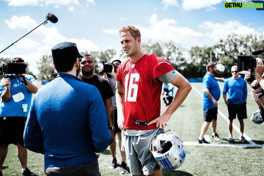 Eminem - 0.9 Million Likes - 📺 🏈 #HardKnocks finale airs tonight at 10p ET on @hbomax. @detroitlionsnfl