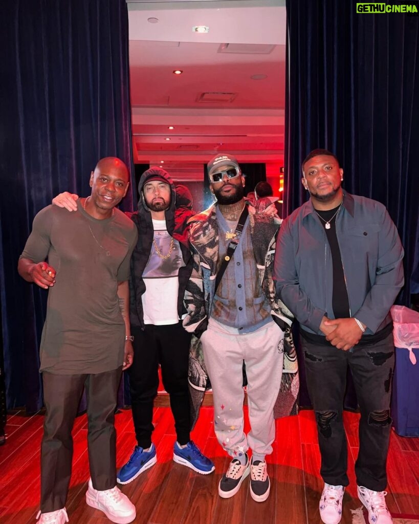 Eminem Instagram - Me @royceda59 & @iamdenaun had 2 pull up on @davechappelle tonight in Detroit at @littlecaesarsarena UNreal!!!!