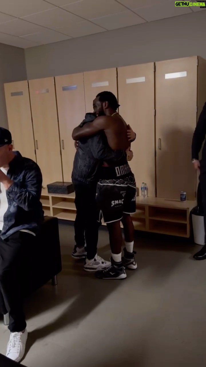 Eminem - 1.2 Million Likes - “Just like I showed you!!!” 😂congrats champ! @tbudcrawford