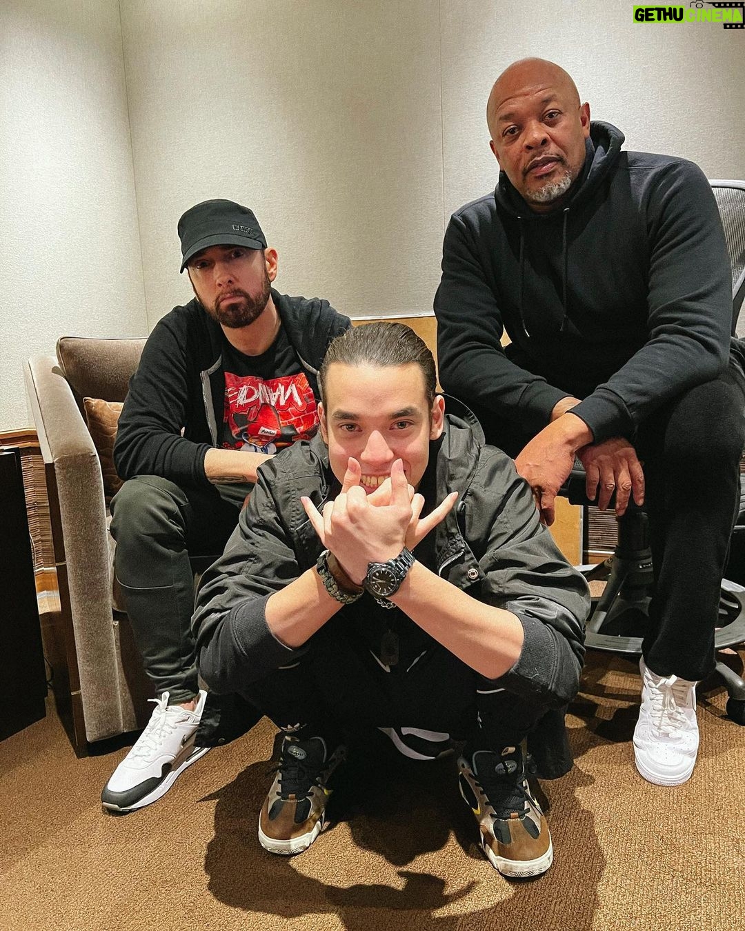 Eminem - 2.2 Million Likes - Me and Dre back at it… Check @ezekielmiller aka Ez Mil out- link in bio @shadyrecords @aftermath @interscope @virginmusic