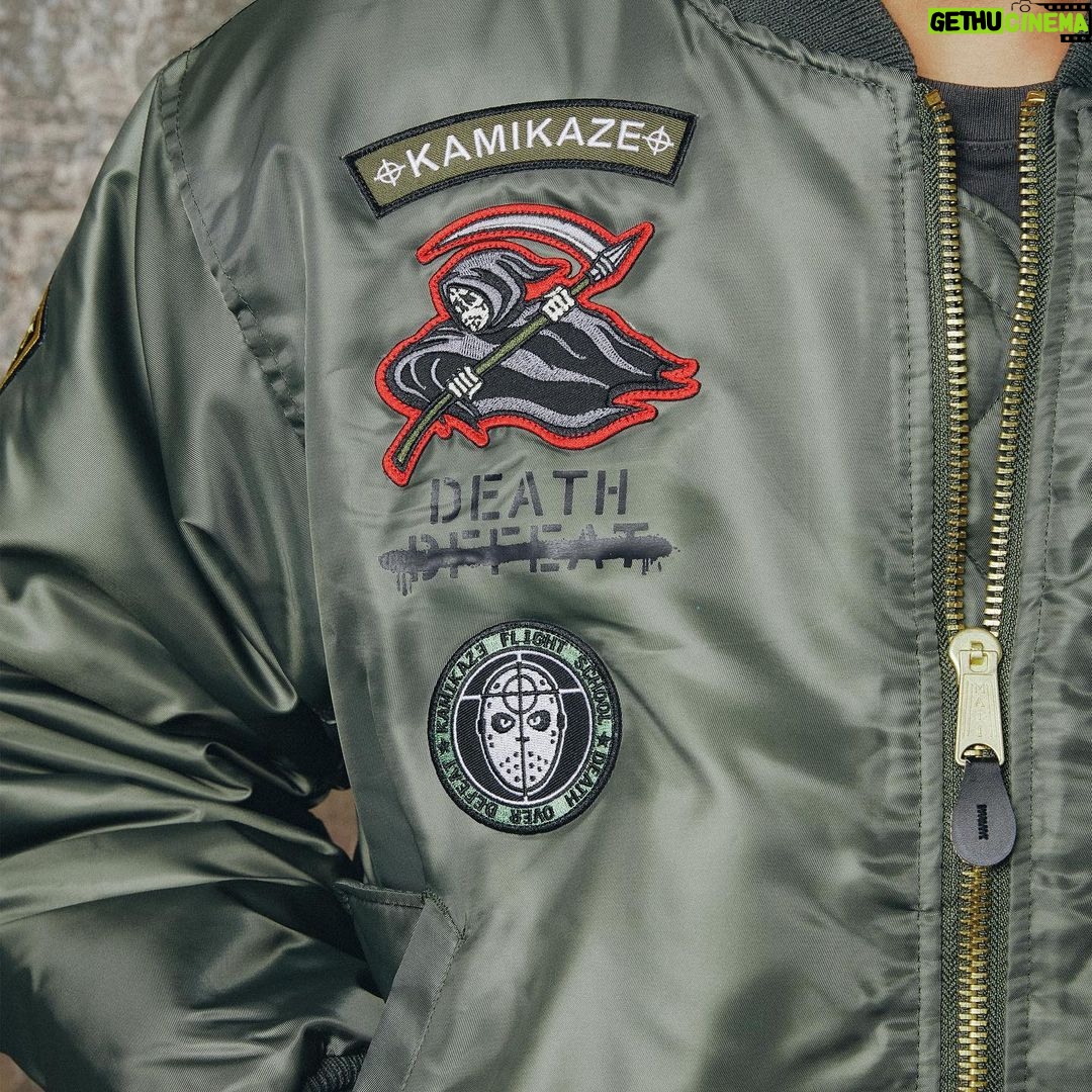 Eminem Instagram - ✈️ ✈️ ✈️ ✈️ ✈️ #KAMIKAZE5 Anniversary Capsule out now 💥 Link in bio
