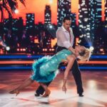 Emma Kimiläinen Instagram – Throwback to last Sunday and chacha. Tomorrow, it’s time for a fierce tango! 😍

Huomenna tanssitaan tulista ja raivokasta tangoa. Pääsette keskelle hyvin ylikiehunutta parisuhderiitaa, jota lähdetään selvittelemään tangoa tanssien. Saas nähdä miten parisuhteen lopulta käy… Kappaleena upea Olavi Virran mustasukkaisuutta. 

Mikäli haluatte nähdä meiltä lisää tanssia ja tulkintaa, muistakaa äänestää, sillä ilman yleisön ääniä ei jatkoon pääse. 🫶

Meitä voi äänestää soittamalla 0700 79 005 tai lähettämällä tekstiviestin numeroon 17225. Voit myös äänestää netissä bion linkin kautta. 

We kindly appreciate all your support and votes because otherwise we cannot continue in the competition. The voting link can be found in my bio. 🙏

📷: @tamminenphotography
☀️: @tanbylotta
💄: @miia_ollula
💇‍♀️: @butik.helsinki 

#mtvttk #ttk #tanssiitähtienkanssa #dwts #dancingwiththestars #strictlycomedancing #scd #chacha