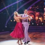 Emma Kimiläinen Instagram – Last week, our dance was a playful, elegant, and fast quickstep. Tomorrow, it’s a cha cha cha that interprets relationship drama, passion, and independence. 
Can’t wait! 😍

Even if it feels like election campaigning, I must remind you that we are not able to continue in this show and competition without your votes. So, if you’d like to see us dancing in the future too, the voting link can be found in my bio. We are grateful for all your support! 🩷

Viime viikolla tanssittiin vauhdikas, elegantti ja leikkisä quickstep, mutta huomenna pääsee parisuhdedraama, intohimo sekä  itsenäistyminen cha cha chaahan tulkittuna valloilleen! 

Vaikka vähän vaalikampanjointifiilis tässä “muistakaa äänestää” -hengessä on, niin muistuttaisimme kuitenkin kauniisti, että katsojien äänet ratkaisevat. Joten jos haluatte nähdä meidät myös ensi viikolla, niin äänestyslinkki löytyy mun biosta. 

Voit myös äänestää meitä soittamalla numeroon 0700 79 005 tai lähettämällä tekstiviestin 5 numeroon 17225. 

Olemme äärimmäisen kiitollisia kaikesta tuesta! 🩷

@matti_puro 
@tanssiitahtienkanssa 
@mtv3suomi
@mtvkatsomo

📷: @tamminenphotography 
☀️: @tanbylotta 
💇‍♀️: @butik.helsinki
💄: @sannipohjalainen 

#mtvttk #tanssiitähtienkanssa #ttk #dancingwiththestars #dwts