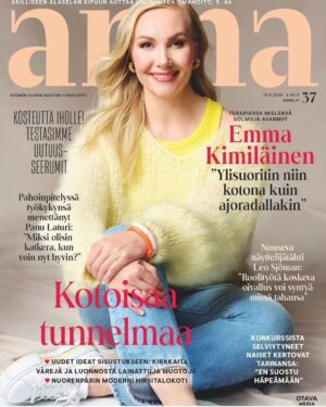 Emma Kimiläinen Instagram - "Välillä joku kysyy, miksi odotan seuraavaa päätälliä enkä lopeta nyt, kun olen vielä kunnossa. Mutta ihan yhtä lailla voin lyödä pääni liukastumalla kadulla. 

En olisi minä, jos en pääsisi tekemään niitä adrenaliinintäyteisiä asioita, joita rakastan. Se olisi puolikasta elämää – ja sitä minä en halua." 

Koko "Tässä iässä" -juttusarjan haastattelu uusimmassa Annassa.

🗞 @anna_lehti
📷: @sampokorhonen
👗: @liisakokkostyling
💄: @idajokikunnas