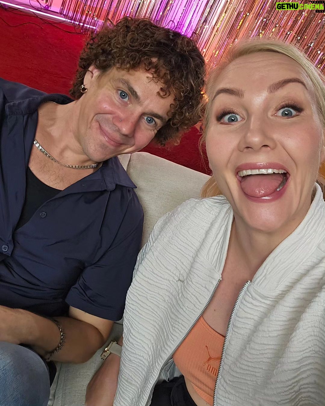 Emma Kimiläinen Instagram - @tanssiitahtienkanssa alkaa tulevana sunnuntaina 3.9 klo 19:30 esittelyjaksolla @mtv3suomi kanavalla sekä @mtvkatsomo ssa. Ensimmäinen live show on jo viikon päästä sunnuntaina 10.9 tuttuun aikaan klo 19:30! Meillä @matti_puro kanssa eka tanssi on SAMBA, hyvin sensuelli ja viettelevä sellainen! 😳 Ei muuta ku heitetään Kimiläisen likka vaan suoraan sinne syvimpään epämukavuusalueen päätyyn... 😅😂 Mukaan treenitunnelmaan ja suorien lähetysten kulisseihin pääsee Tanssikupla -ohjelman kautta, joka on katsottavissa MTV Katsomossa aina maanantaisin ja perjantaisin 4.9 alkaen. Dancing with the stars / Strictly come dancing starts to air on Sunday 3rd September but the first live show will be aired 10th of September and will continue until the 26th of November. Our first dance will be a hot and seductive Samba... 😳😅 Soooo, wish us luck and get ready to see a little different Emma... I'm sure I'll be posting my performances here on my page so all of you international followers will also see how I'm getting along. 🫡 #tanssiitähtienkanssa #mtvttk #ttk #mtv3suomi #mrv3 #mtvkatsomo