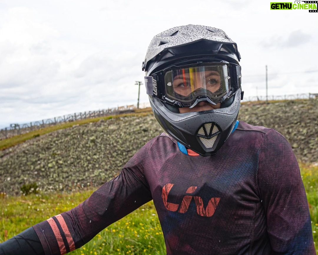 Emma Kimiläinen Instagram - 🤎 DH fun at @levibikepark 💜 with @livcyclingfinland @livcycling 💛 during @levibikefest 🩵 in @levilapland 📸: @takaraja / Jussi Ovaskainen #levibikepark #levibikefest #levilapland #Levi #visitlapland #dh #livcyclingfinland #livcycling #giantfinland #mtb #downhillmtb #downhillmountainbiking #dhmtb #bikepark Levi Bike Park