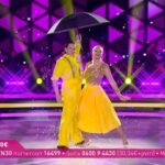 Emma Kimiläinen Instagram – Roosa nauha Tanssii tähtien kanssa Live 8.
Quickstep- Alle Mun Sateenvarjon / Sinitaivas

Tänään tanssittiin tärkeän asian puolesta kun Roosa nauha Tanssii tähtien kanssa keräsi lahjoituksia syöpäsäätiölle. Oli kunnia olla mukana antamassa oma panoksensa keräykselle. Muista, että voit vieläkin ryhtyä kuukausilahjoittajaksi tai tehdä kertalahjoituksen. Lisätiedot löydät Syöpäsäätiön verkkosivuilta.