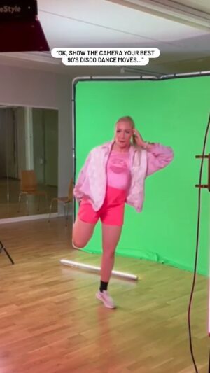 Emma Kimiläinen Instagram - "You get what you order"... as we say here in Finland. 😂

@tanssiitahtienkanssa tänään klo 19:30 @mtv3suomi ja @mtvkatsomo 😅

#90s #90sfashion #dance #mtvttk #ttk #tanssiitähtienkanssa