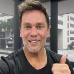 Emma Kimiläinen Instagram – Signing off from a great week of welcomes and preparation in Jeddah with a message from the boss. 🫡

Great to have you with us for the journey ahead, @racingcoleman, @emmakimilainen. 🤎

#E1Series #TomBrady #E1JeddahGP