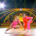 Emma Kimiläinen Instagram – Reach! Tänään tanssitiin Jiveä! 🕺🪩💃 Me ollaan kiitollisia kaikesta tuesta ja äänistä jota ollaan teiltä saatu☺️🙏 Tästä on hyvä jatkaa eteenpäin!

#mtvttk #dwts