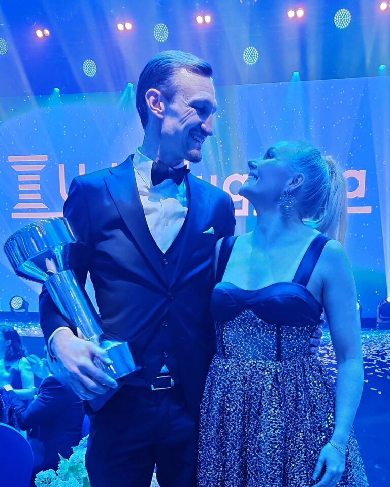 Emma Kimiläinen Instagram - Special night ✨️ Sami was selected to the Finnish Sports hall of fame at @urheilugaala ! Quite rightly so 😏 Proud of you @samihyypia4 🩷 Congratulations to all other winners and to @laurimarkkanen for being selected as the athlete of the year in Finland! #urheilugaala #sportsgala #halloffame