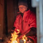 Emma Kimiläinen Instagram – Viikonloppuna on @kelekkamessut Rovaniemellä. Harmillisesti en itse pääse paikalle, koska pistän parketilla taas päät pyörälle sunnuntaina. Mutta hätä ei ole tämän näköinen, sillä onhan paikalla onneksi mun virallinen @lynx_snowmobiles stuntti @jonimaununen . Kuten huomaa, yhdennäköisyys on ilmiselvä. 
Paikalla on myös toinen näköissisko @annaleen4 ja perhe-edustuksen hoitaa parempi puolisko @samihyypia4 ❤️ 

Unfortunately, I’m not able to make it to the snowmobiling exhibition this weekend as I’m busy dancing, but no worries… @jonimaununen will be my official stunt, as he has successfully done it before. @annaleen4 and Joni can take turns stunting, and @samihyypia4 represents our family presence. 😄

Do you accept @lynx_snowmobiles ?

#lynxsnowmobiles #wearelynx #kelekkamessut #kelekkahommia #snowmobiling #moottorikelkkailu 
@Lynxsnowmobiles Kelekkamessut