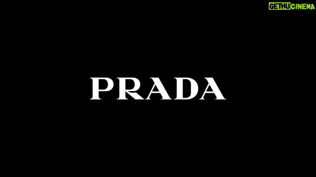 Emma Watson Instagram - @pradabeauty #pradabeauty #pradabeautypartner #pradaparadoxe