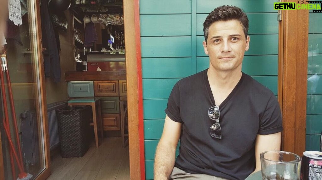 Enver Gjokaj Instagram - I have since lost these sunglasses #thisiswhywecanthavenicethings