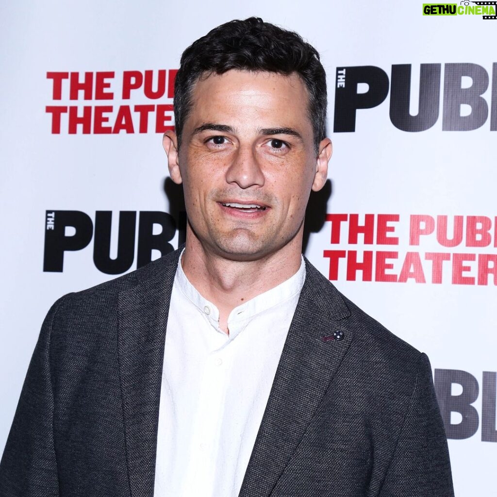 Enver Gjokaj Instagram - What an amazing opening. So proud to be a part of bringing this play to life #fireindreamland @publictheaterny 📷 Joseph Marzullo @playbill The Public Theater