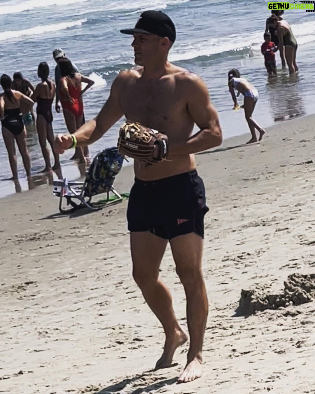 Enzo Palumbo Instagram - #summercatch 🤙 Asbury park beach