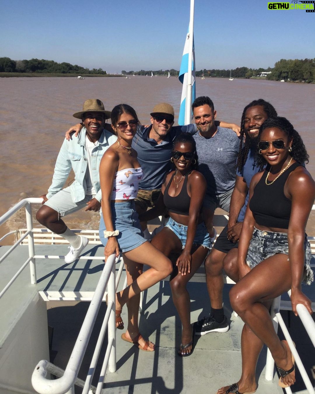 Enzo Palumbo Instagram - Hola !! De nada !! When in Argentina !! #Daydrink🇦🇷 @cbstv @thechallenge Tigre, Buenos Aires