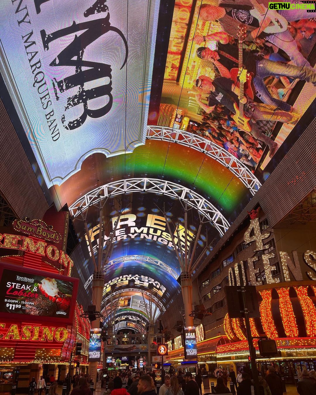 Enzo Palumbo Instagram - #vegas 🎰 Las Vegas Strip