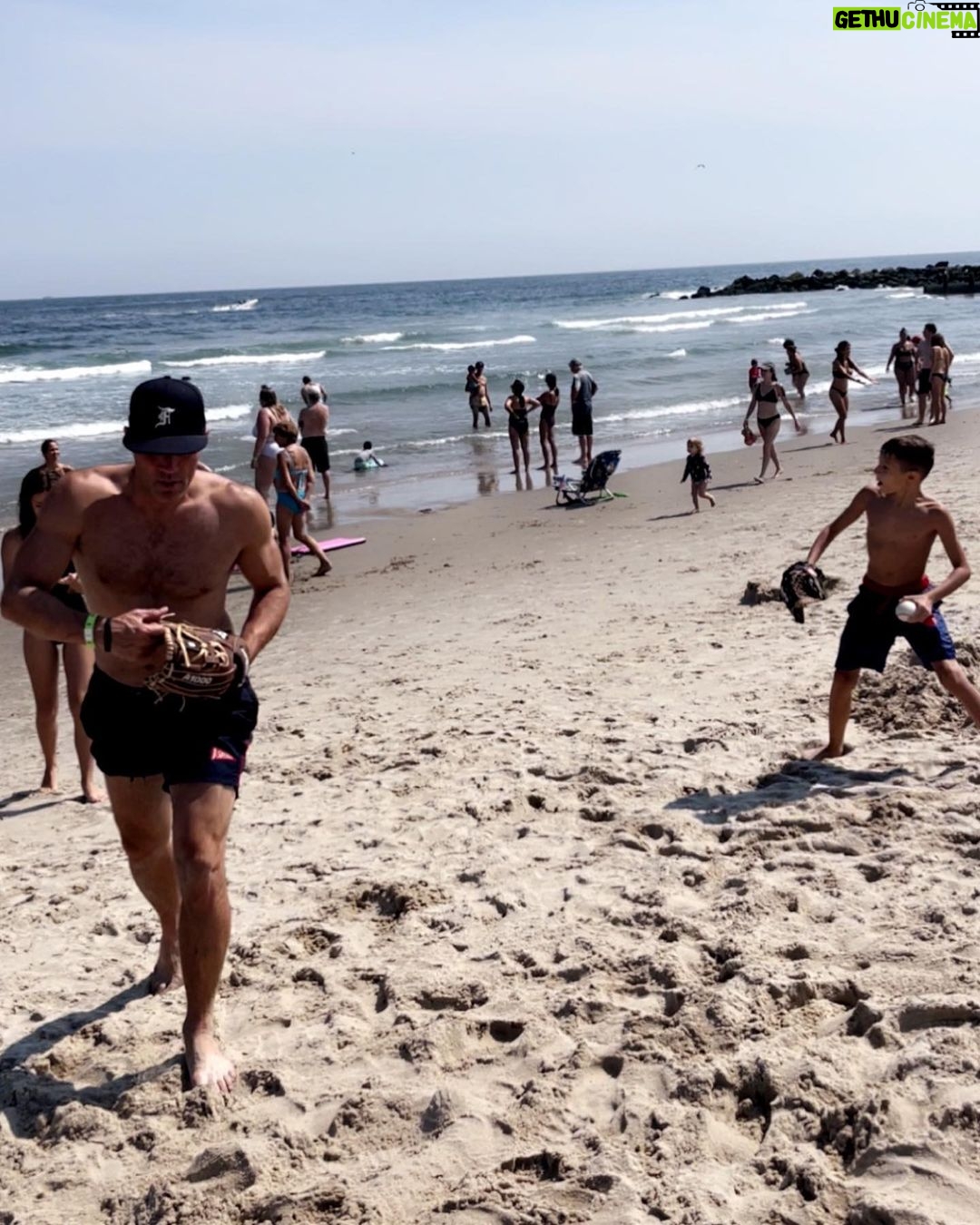 Enzo Palumbo Instagram - #summercatch 🤙 Asbury park beach