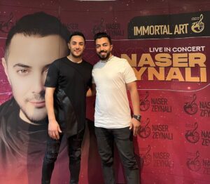 Erfan Rafie Instagram - كنسرت ناصرجان زينعلي عزيزم كه با عاشقانه هايي كه با صداي گرمش اجرا كرد شب خاطره سازي واسه من ساخت❤️
@naserzeynalii 
#عرفانرفيع #عرفان_رفيع #معين_راهبر  #ناصرزینعلی #موسيقي #كنسرت #تهران #موسيقي_پاپ #موسيقي_ما