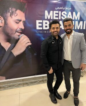 Erfan Rafie Instagram - يك شب عالي دركنار رفيق خوش صدا ميثم ابراهيمي عزيزم🥇❤️
تشكر ميكنم از رفقاي عزيزم حميد تجلي و علي رضايي نازنين🌹
@meisamebrahimi 
@alirezaei_reticence 
@hamid_tajali_ 
#عرفان_رفيع #عرفانرفيع #معين_راهبر #ميثم_ابراهيمي #كنسرت #موسيقي #موسيقي_پاپ #بهار #خواننده 
#erfanrafie #moeinrahbar #meisamebrahimi #music