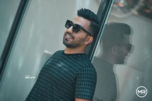 Erfan Rafie Instagram - تنها دو راه واسه زندگي كردن وجود دارد
يك اينكه گمان كنيد كه هيچ چيز معجزه نيست. ديگر آنكه تصور كنيد همه چيز يك معجزه است😉
📸 @amin_captive