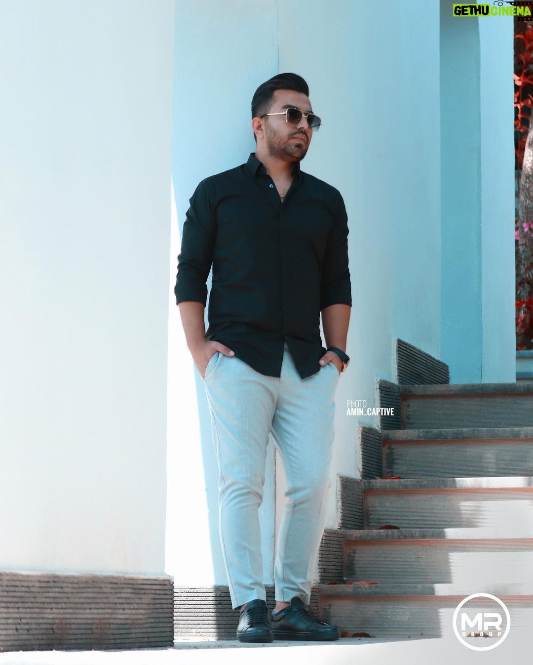 Erfan Rafie - 12.8K Likes - تو لياقتش رو داري كه يه نفر جوري بهت نگاه كنه كه همه موفقيت زندگيش "تو" هستي⭐️
📸 @amin_captive