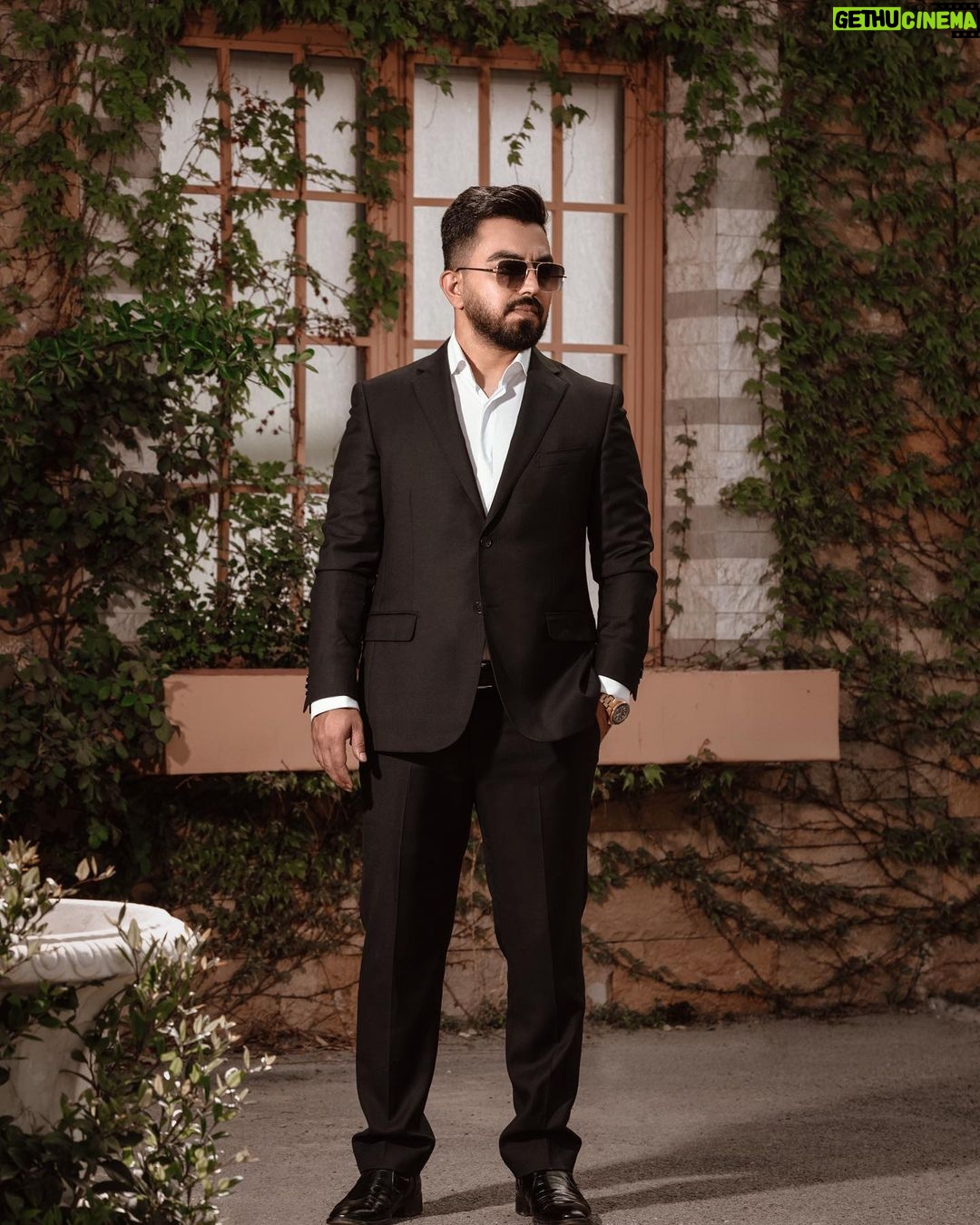 Erfan Rafie - 13.8K Likes - آدمي تنهاست، كه خودش رو نداره😎
📸
@pezhman_masoompour_studio
@amir_ahmadi_