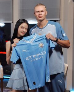 Erling Haaland Instagram - When in Seoul... 🇰🇷