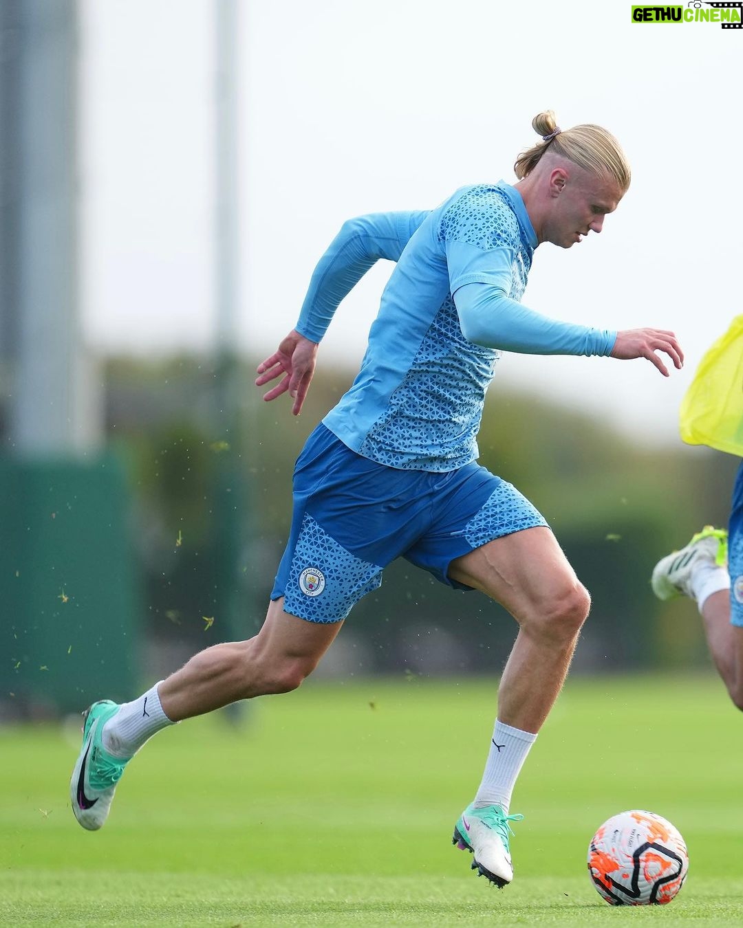 Erling Haaland Instagram - Full focus on what’s ahead 👊🏻