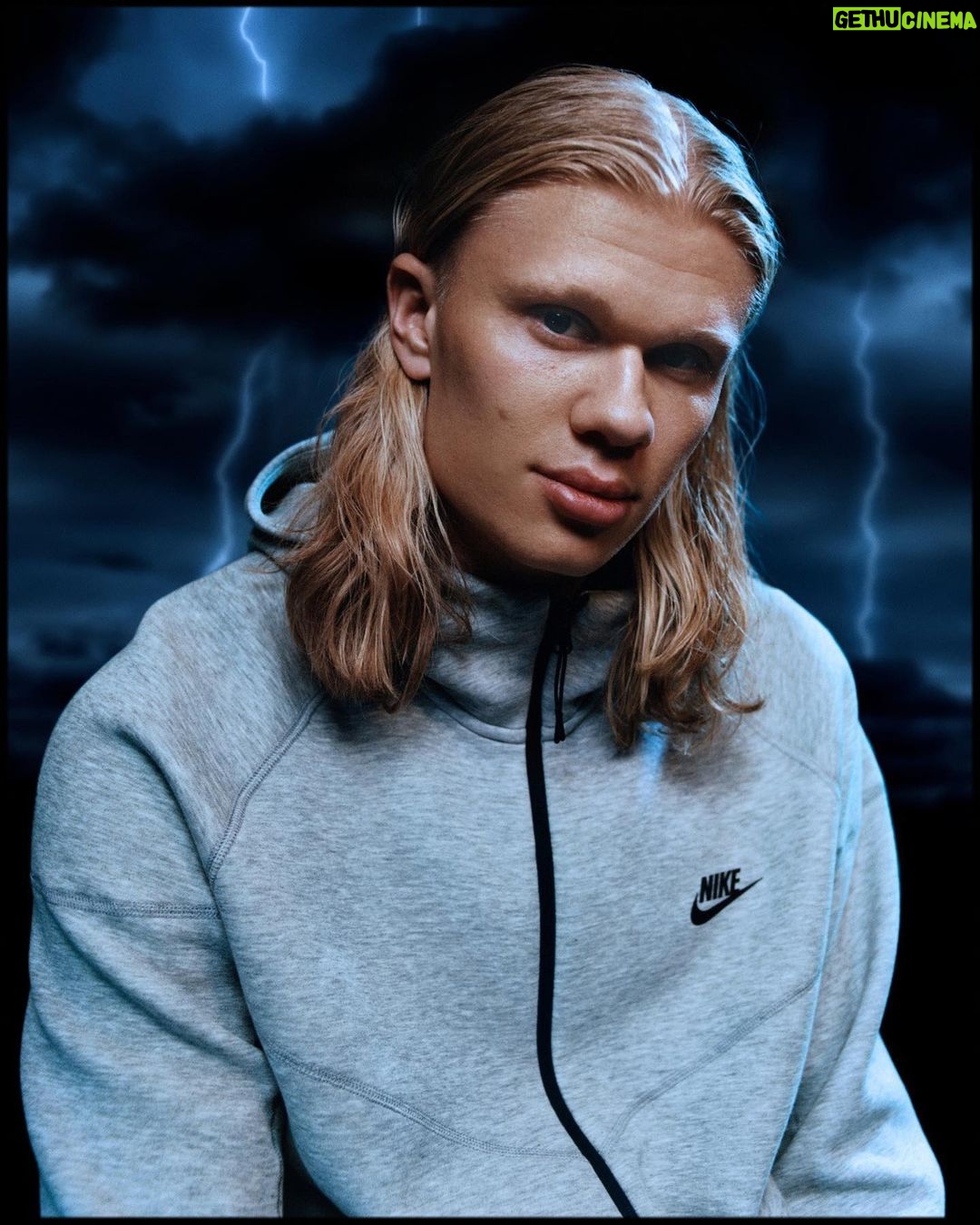 Erling Haaland Instagram - A Force of Nature gathers the storm in #NikeTech 🌩️ Nike Tech works on the sidelines or in town, when it’s blue skies or if the clouds are rolling in. Just watch out for lightning ⚡️ ️Shop the new collection now at Nike.com
